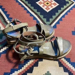 AS98 Labo Sandal in Africa sz38